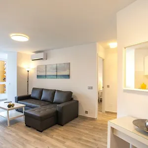 Frente Al Mar Avenida Alay Con Parking Apartamento