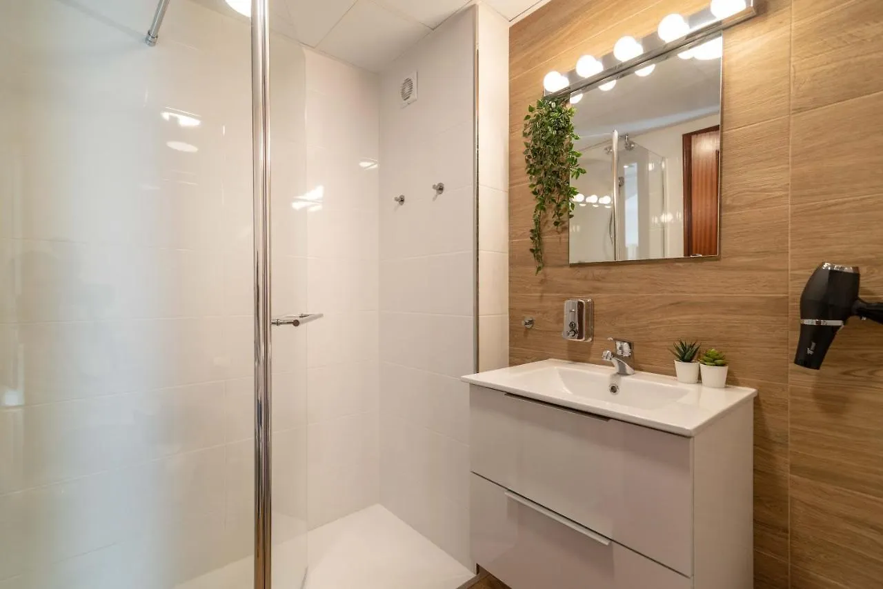 דירות בנאלמדנה Vb Golondrinas Recently Renovated 2Bdr Apt